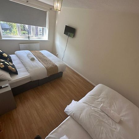 3 Bedroom Apartment Close To Manchester City Stadium And Coop Live Екстер'єр фото