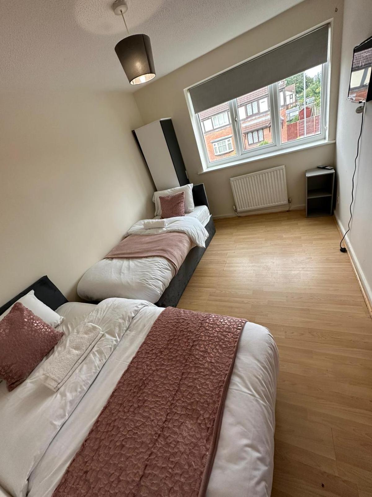 3 Bedroom Apartment Close To Manchester City Stadium And Coop Live Екстер'єр фото